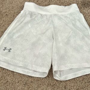 Like New AS Under Armour Windbreaker like material